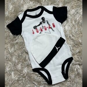 Jordan onesie, Size 6-9m